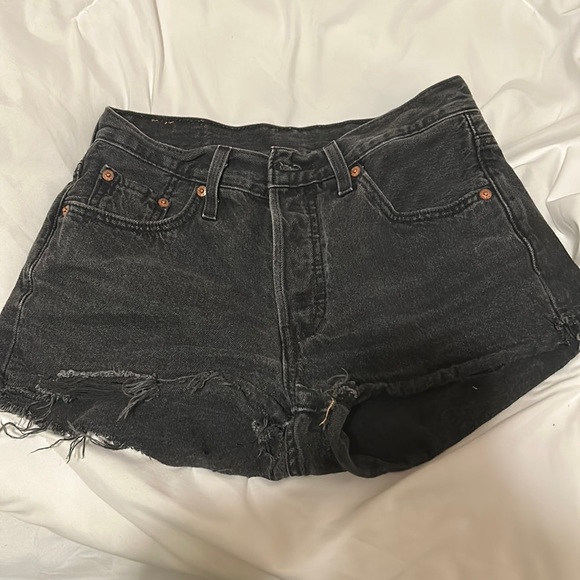 Levi's Pants - Black Levi shorts